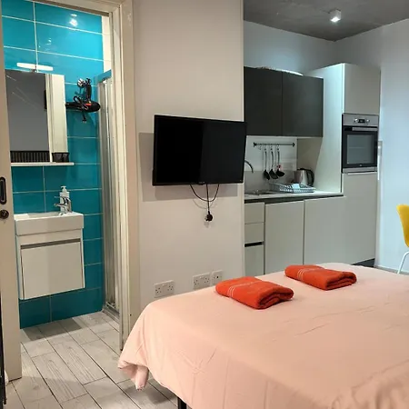 Paceville 2b - Cozy With Kitchen - Ac - Wifi *